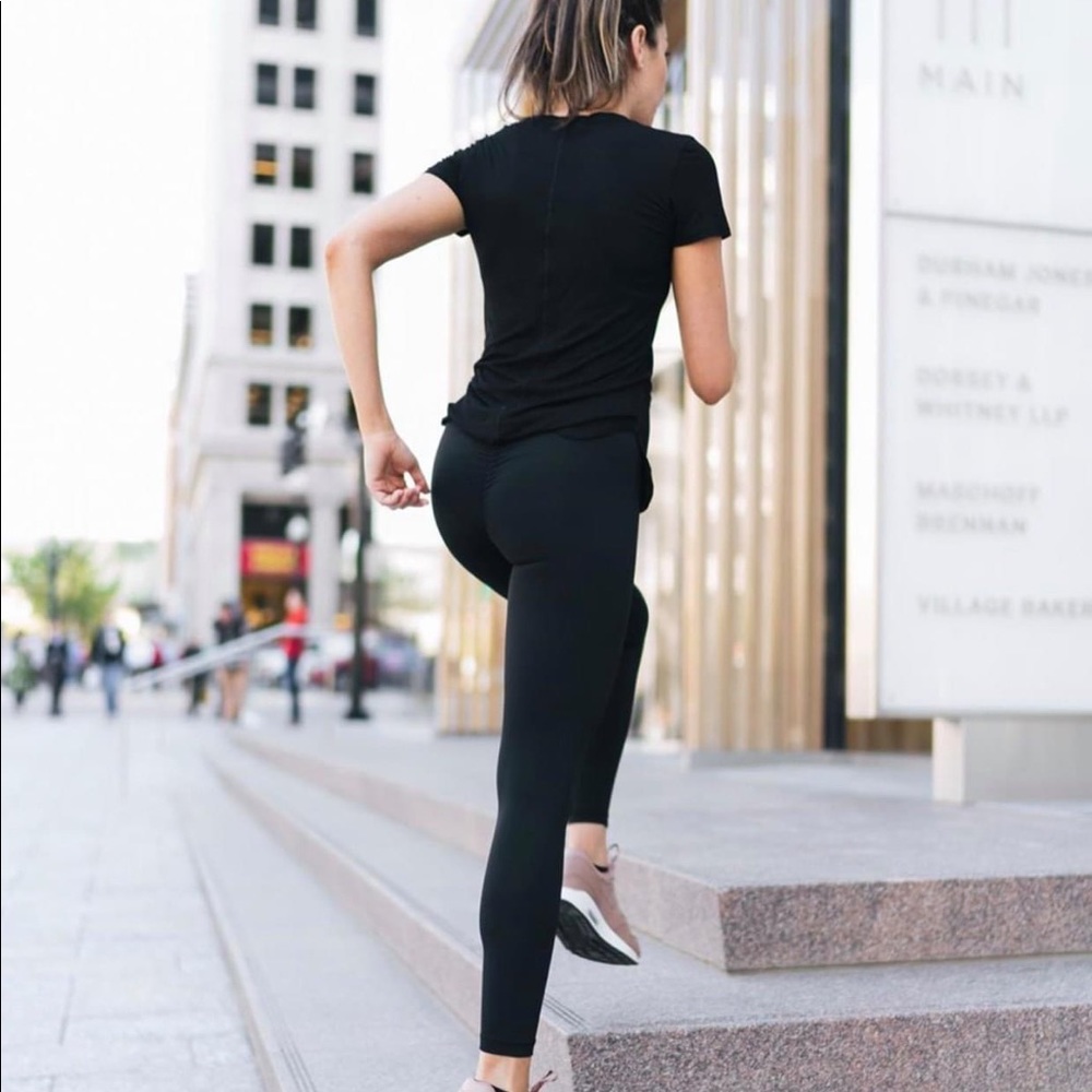 Zyia Black Brilliant Scrunchy What Leggings